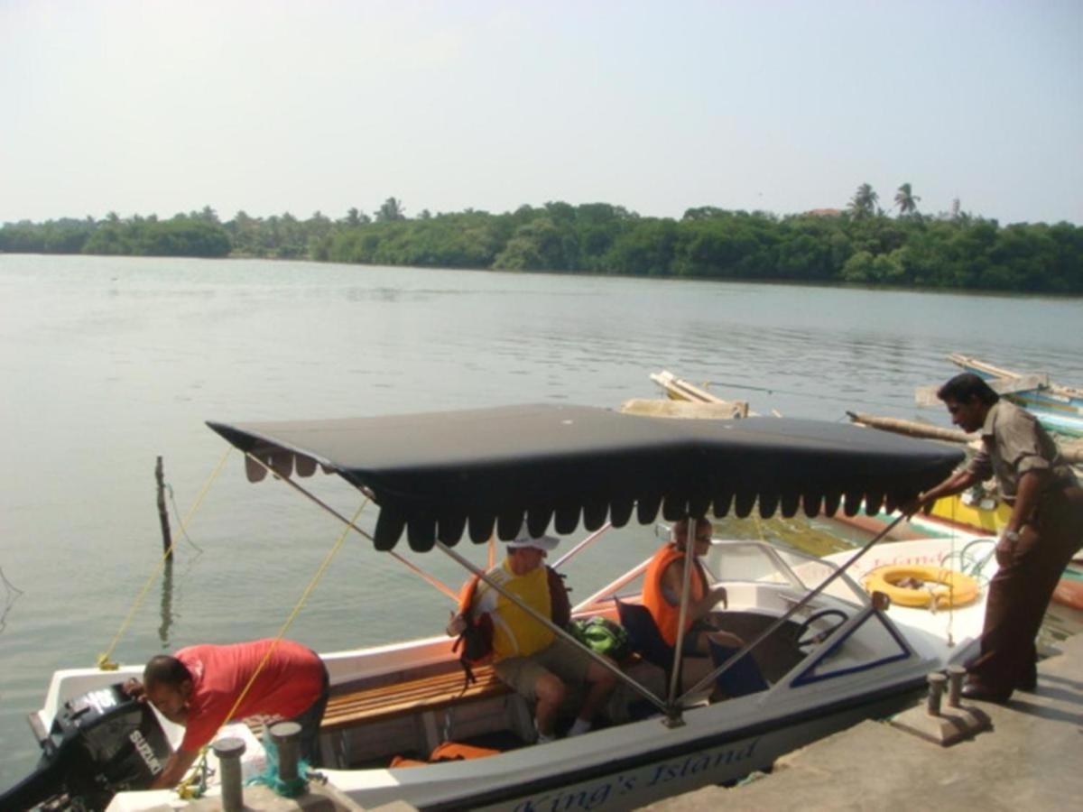 Randi * Negombo