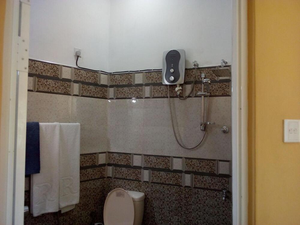 Randi Homestay *