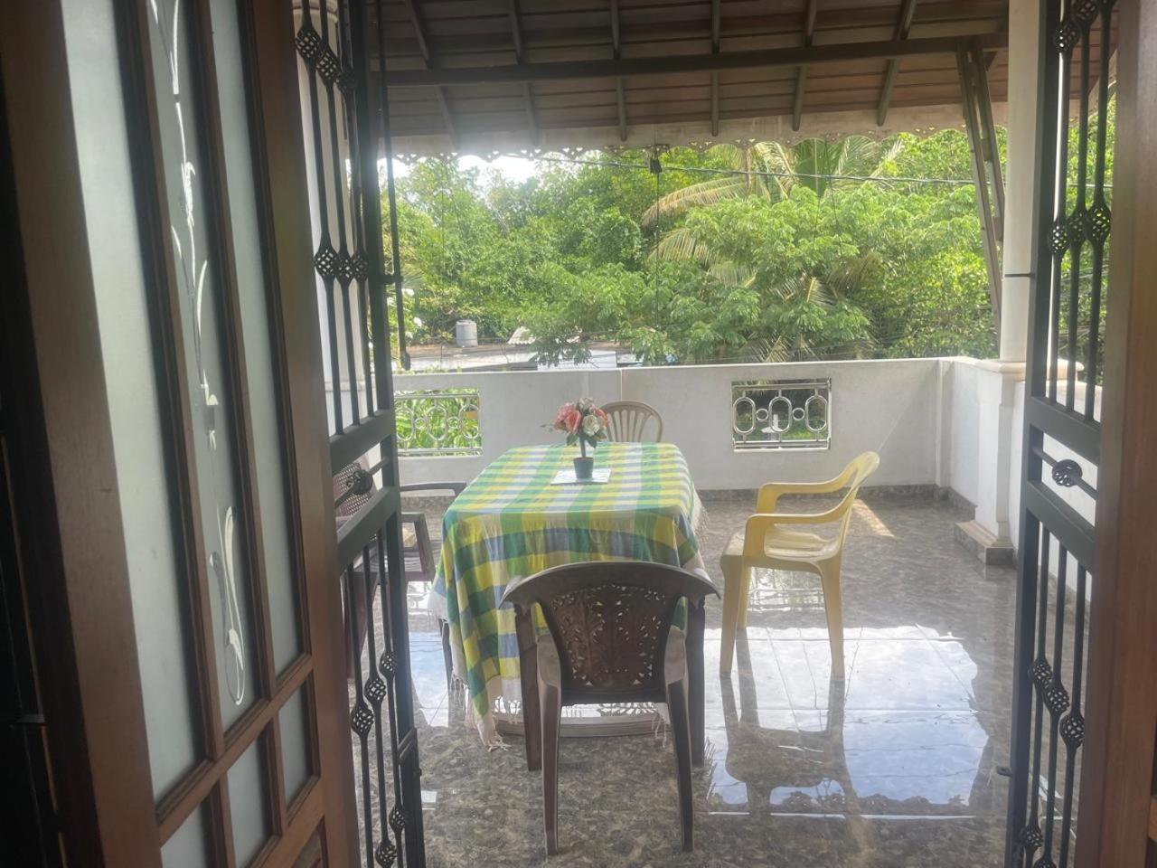 Randi Negombo